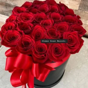 PRETTY RED ROSES BOX