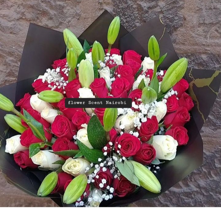 roses and lilies flowers. Girlfriends day flowers
