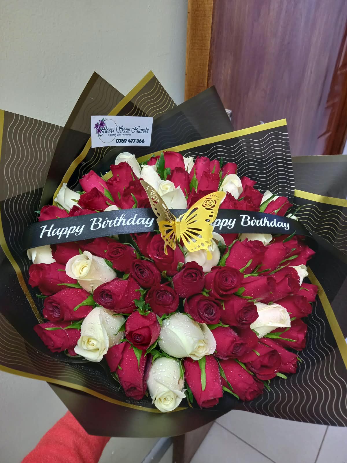 red and white roses birthday gift