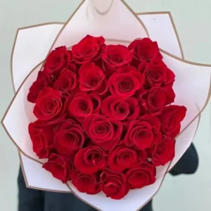 Romantic red roses bouquet delivery in Nairobi. Flowers delivery in Kilimani