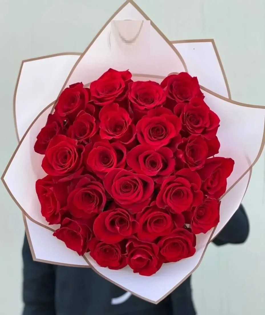 Romantic red roses bouquet delivery in Nairobi. Flowers delivery in Kilimani